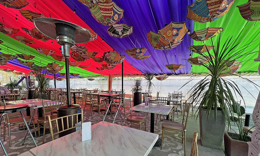 Las temticas terrazas del Restaurante Rishtedar en la La Reina