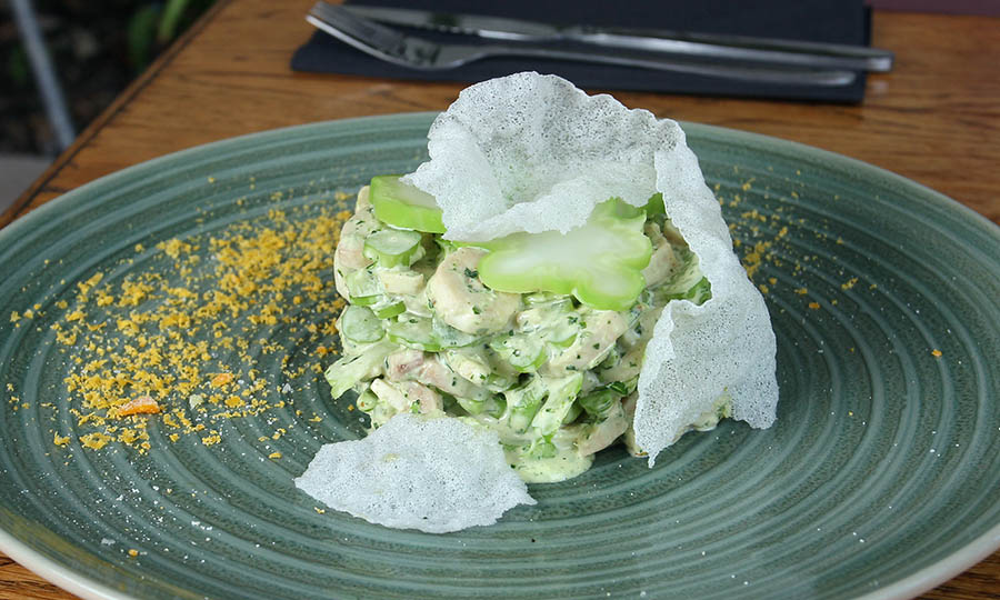 Tratar de tallos de brócoli y champiñón