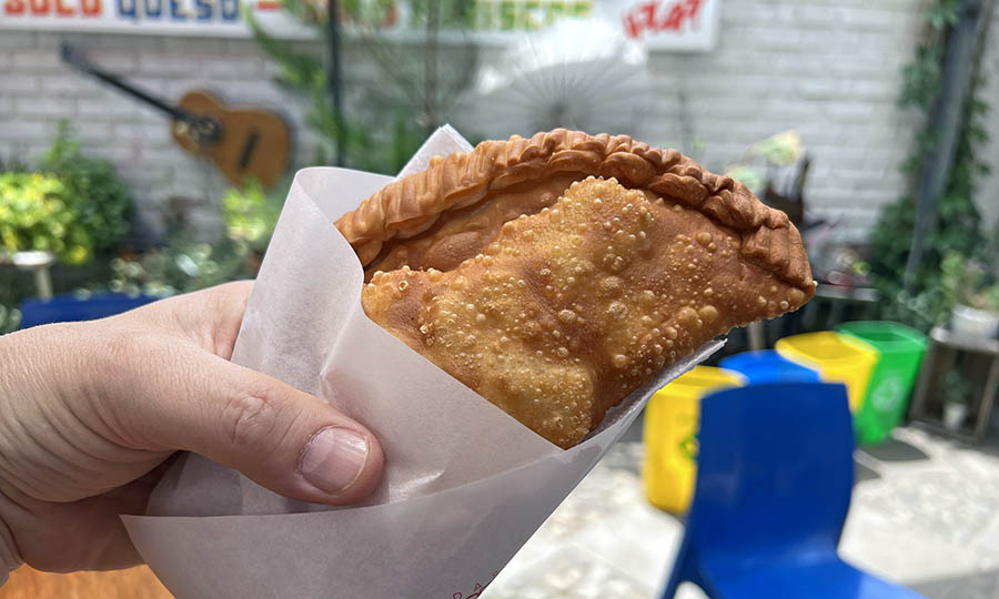 Enpanada frita de sólo queso queso