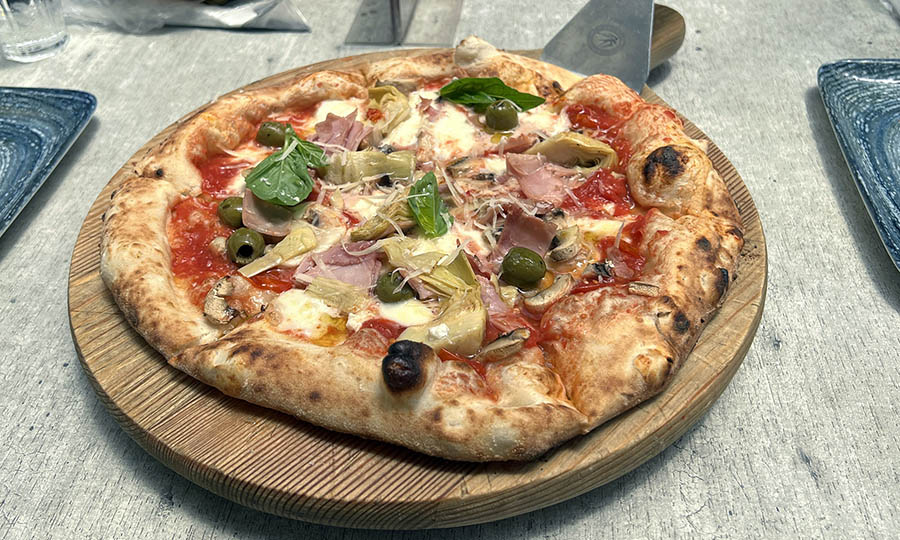 Pizza Capriccioza