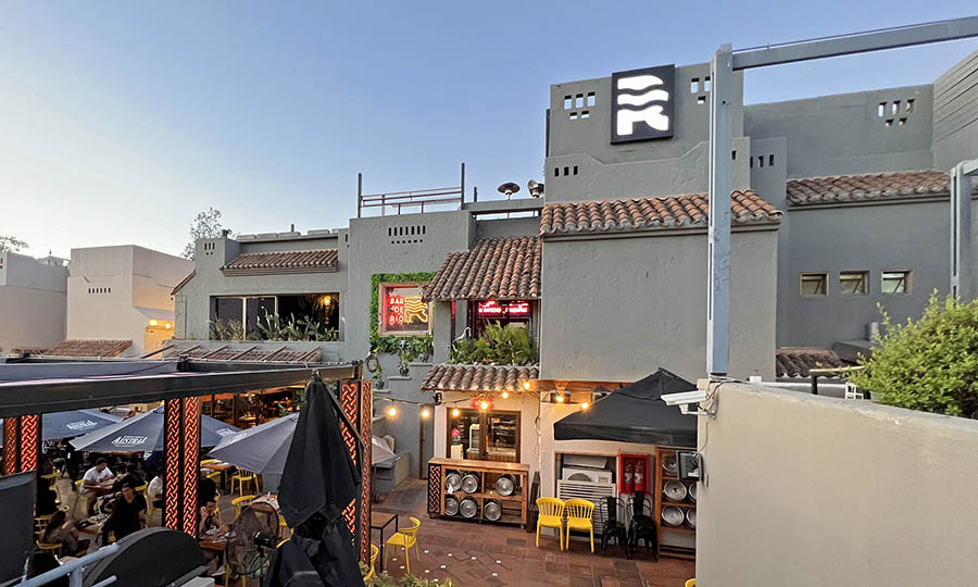 Vista del Bar de Ro en el centro gastronmico Borde Ro