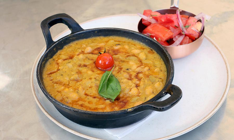 Porotos granados con mazamorra, zapallo y albahaca - Comedor Central