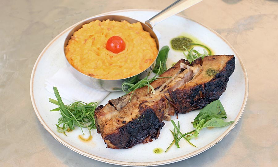 Costillar con puré picante
