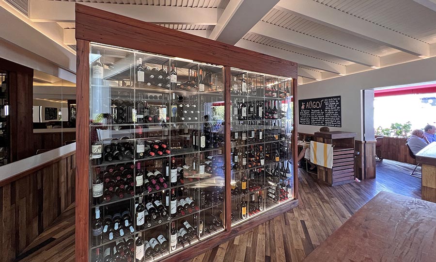 Cava de vinos del 2º piso Restaurante Aligot Fotos del Lugar