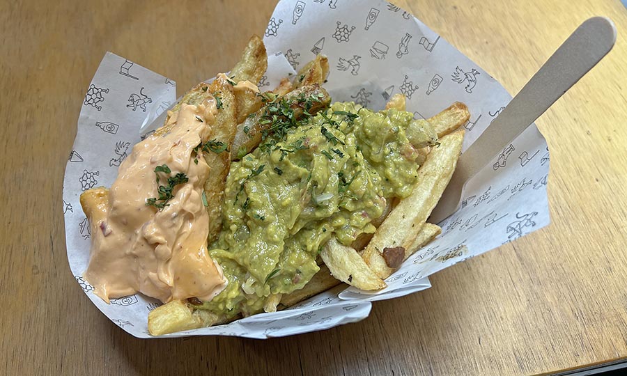 Papas medianas con Guacamole y mayo picante