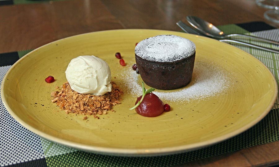 Soufflé de chocolate 85% - Malakita Resturant