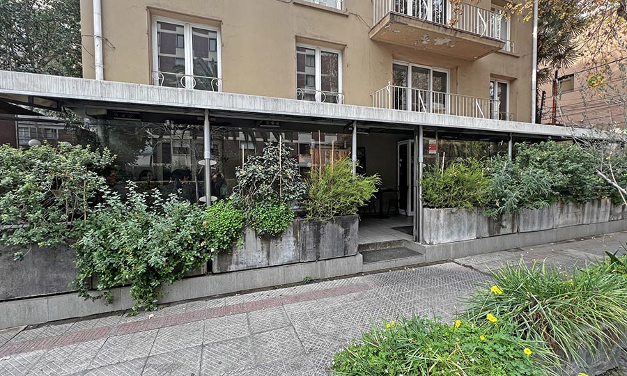 Fotos del pequeño restaurante De Raíz en Providencia, junio 2022