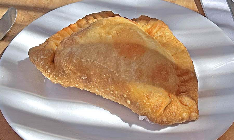 Empanada frita de camarn queso - Hacienda Miraflores Elqui