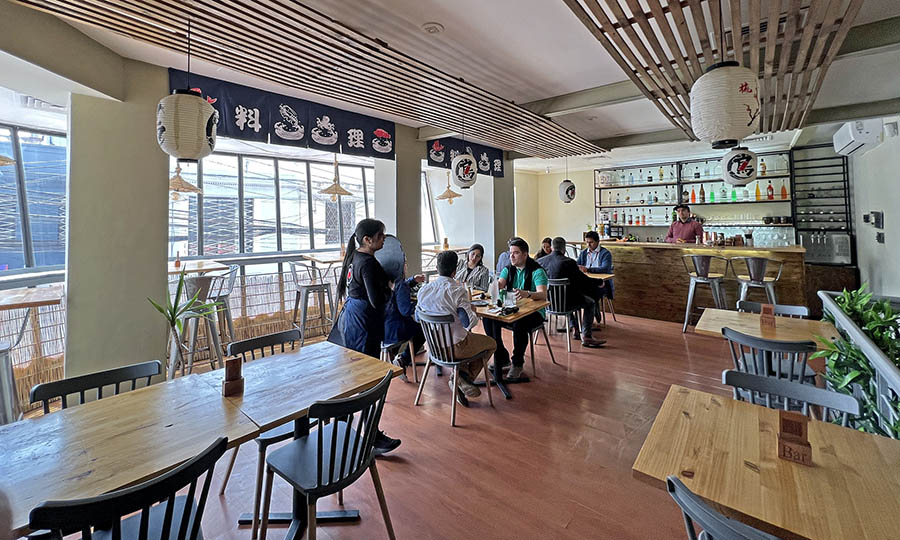 El segundo piso de Sushi Nikkei 17