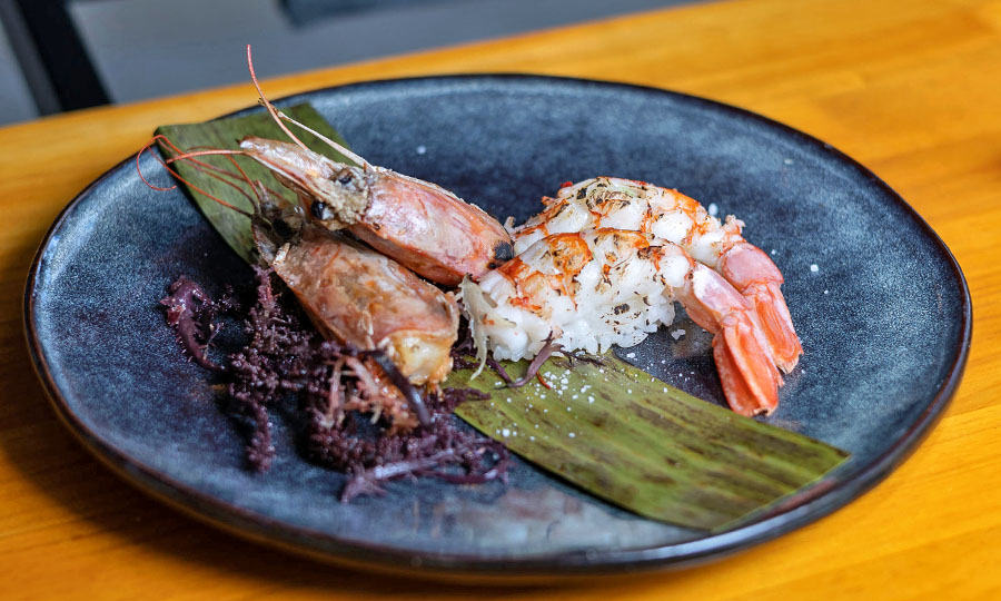 Nigiri de Langostino Trufado con cabeza