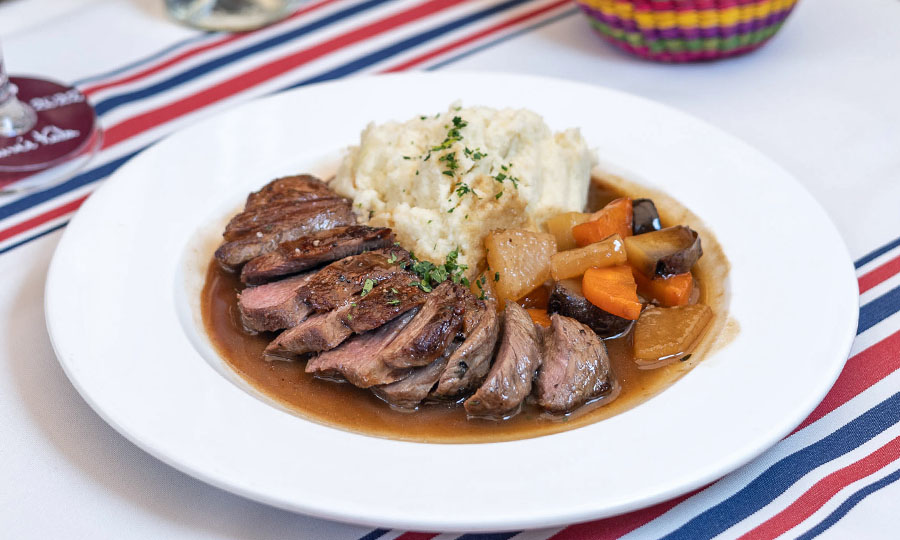 Rôti de Cordero con puré de coliflor