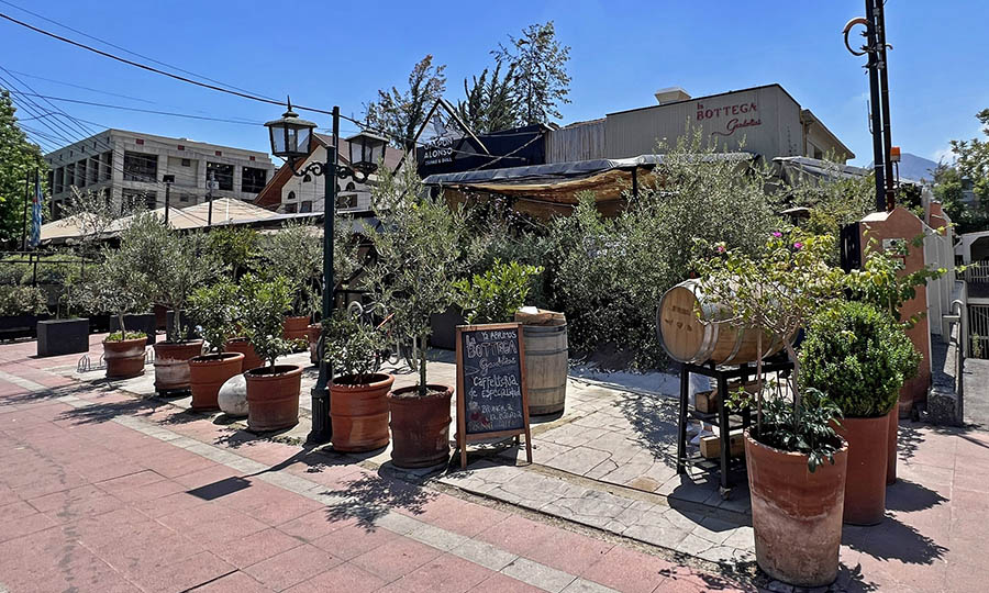 Fachada de la pizzera y restaurante italiano La Bottega Gandolini en Alonso de Crdoba - La Bottega Gandolini