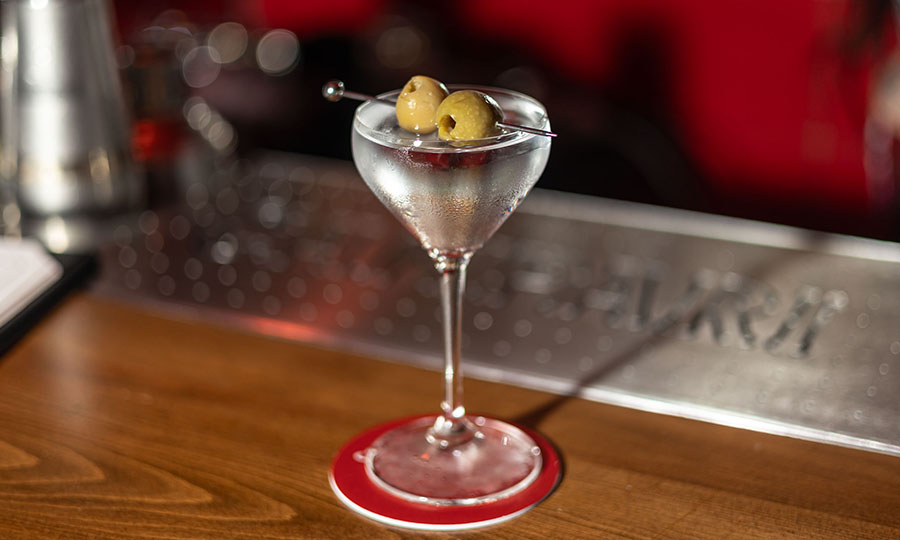 Un perfecto Dry Martini - El Speakeasy
