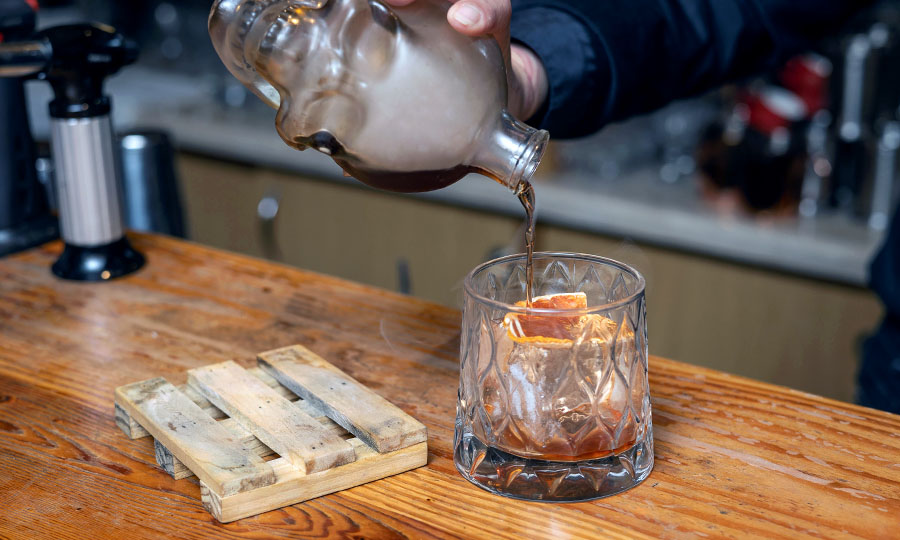 Templario - Hidden Bar Speakeasy