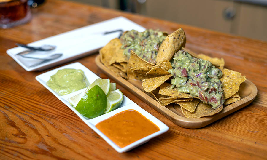 Nachos con guacamole