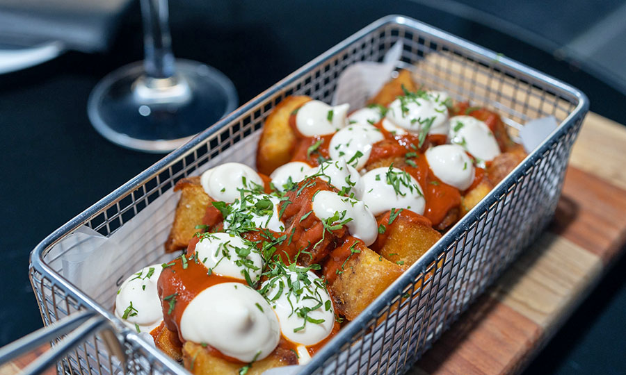 Papas bravas del chef - Luna Bar AC Hotel