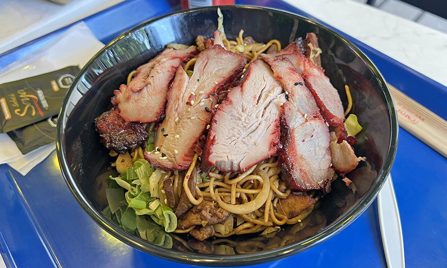 Yakisoba Char Siu con cerdo BBQ - Ramen One Providencia