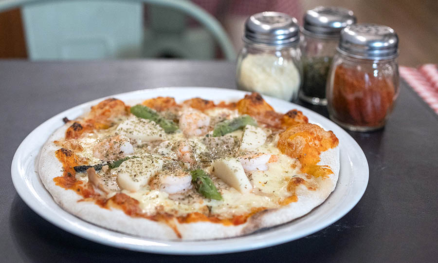 Pizza Vera Pizza de palmitos, camarones y espárragos
