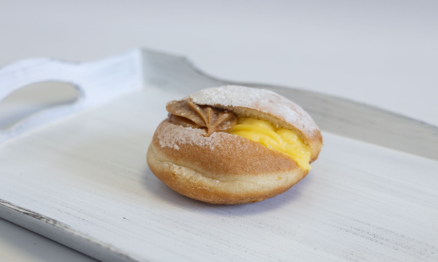 Berln con manjar y crema pastelera - Pan Len - MUT