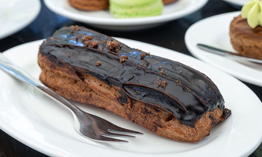 Eclair de chocolate