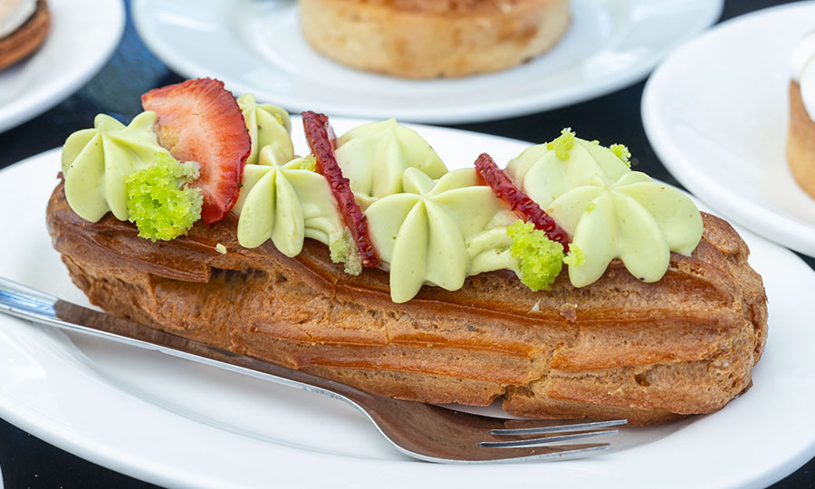 Eclair Pistacho frutilla