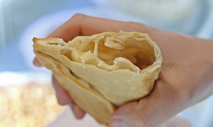 Empanada frita de camarn queso - La Mil Hoja - Vitacura