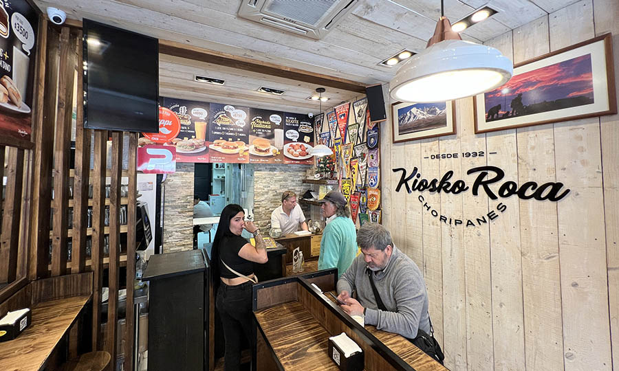 Mesones interiores del Kiosko Roca del centro - Kiosko Roca - Santiago Centro