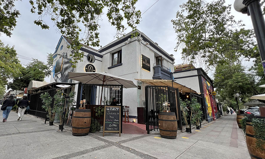 Fachada esquina de La Ronera en Condell con Marn - La Ronera Barrio Italia