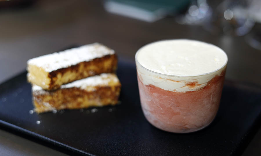 Brioche con granita siciliana