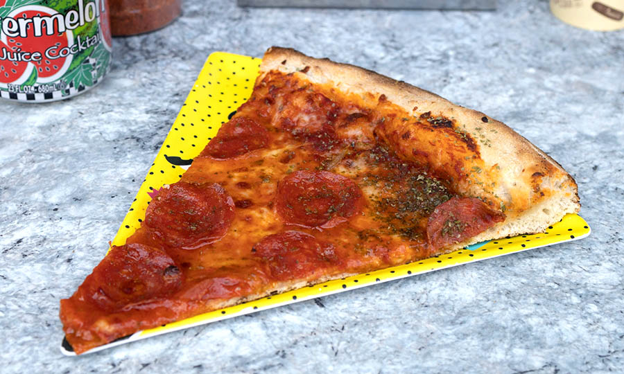 Pizza al corte de Pepperoni 