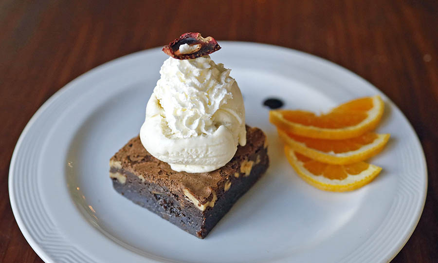 Brownie con helado de vainilla - Manarola