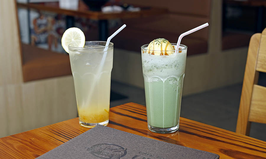 Honey citrn tea y Matcha frappe - Oishi