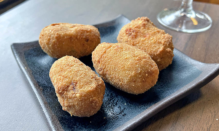 Croquetas de jamn serrano - Restorn El Cid - Estadio Espaol Las Condes