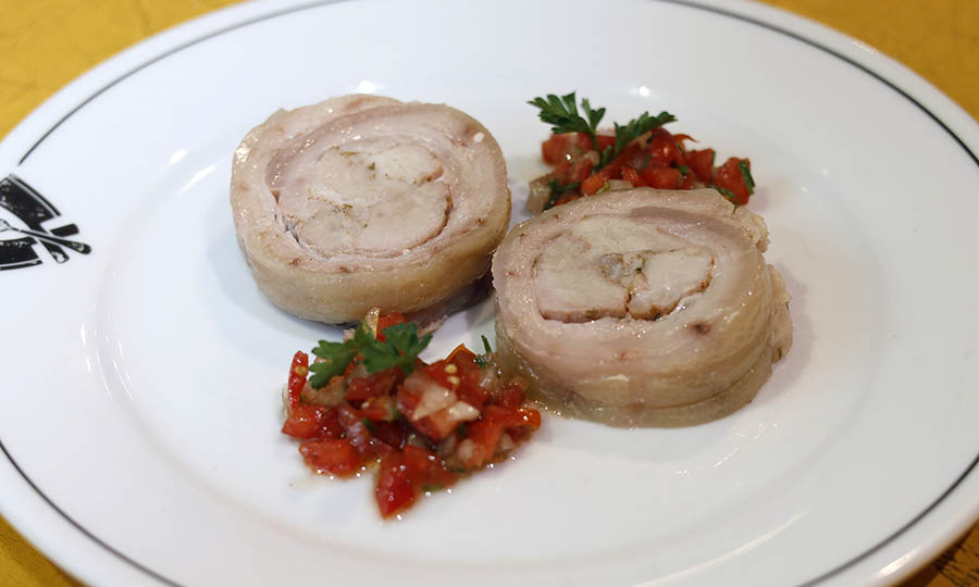 Arrollado con pebre
