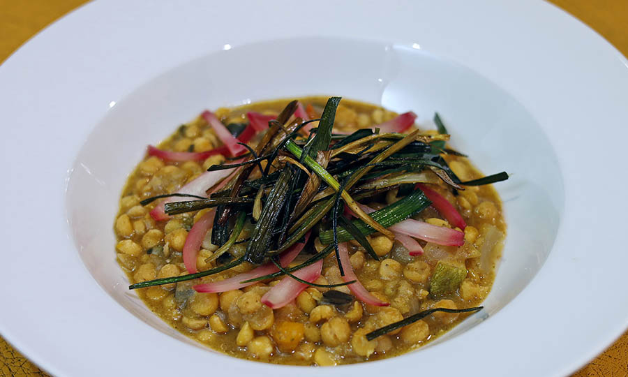 Guiso de barbanzos y puerros
