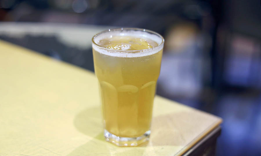 Ice tea de la casa con pepino piña y menta