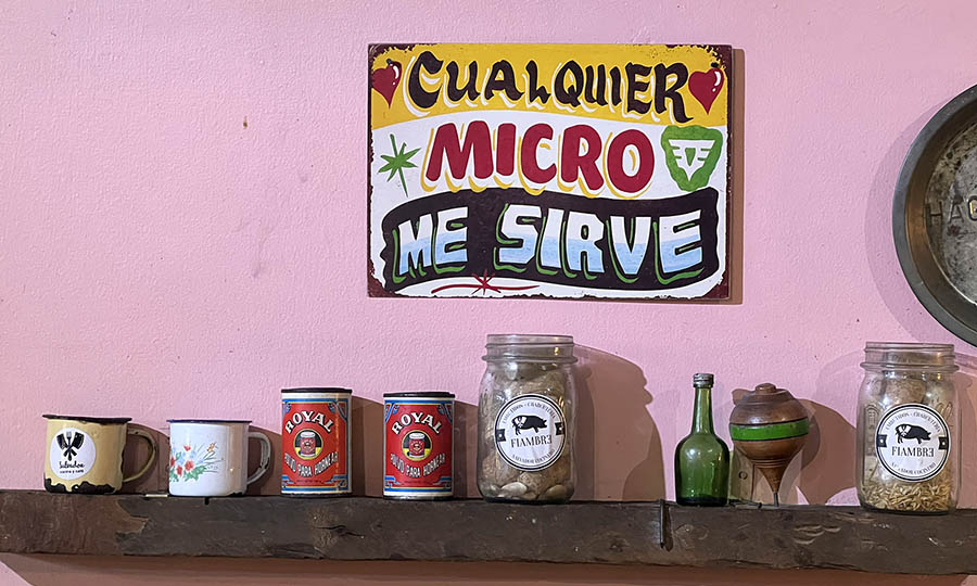 Comedor en el segundo piso de Salvador Cocina