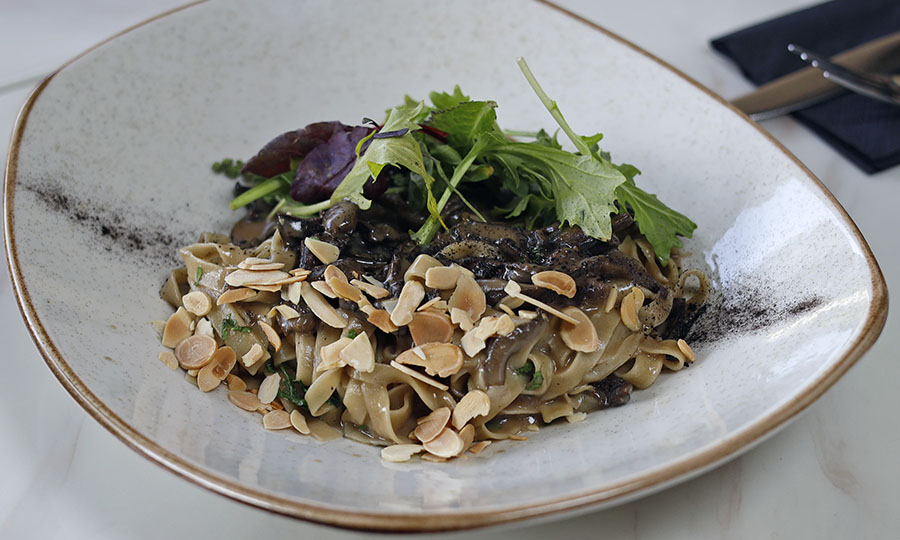 Fetuccini con salsa cremosa de Hongos