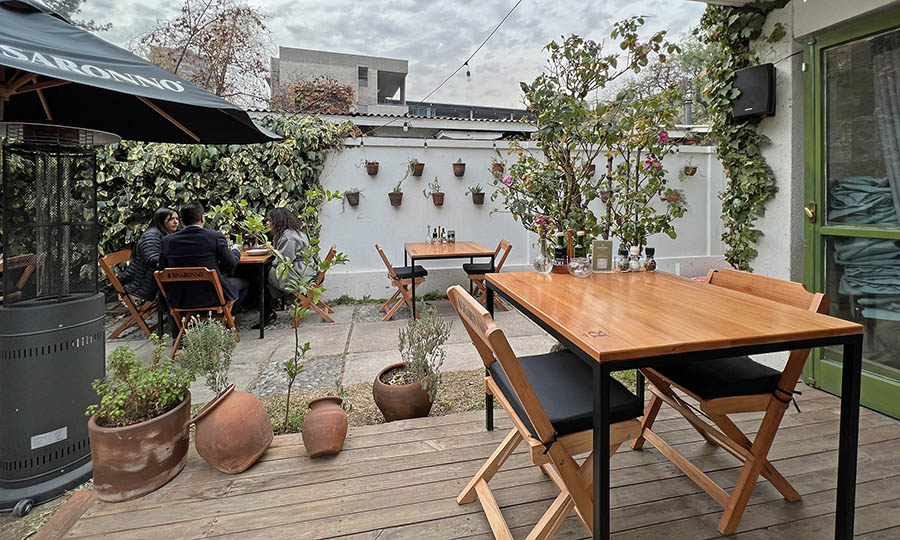 El jardn y terraza de Raffaella Cucina