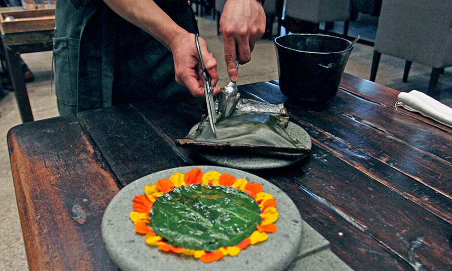 Langosta de juan Fernndez cocinada bladder de cochayuyo con salsa de jibia 