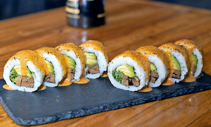 Mozzarella roll flambeado