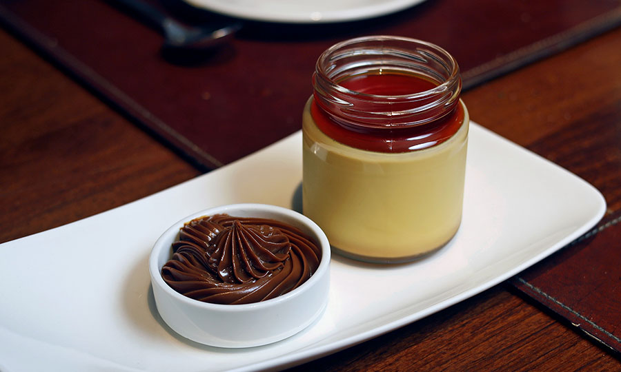 Flan casero con dulce de leche