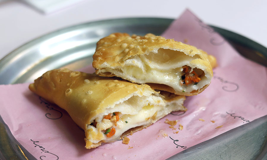 Empanada frita de Ostión queso