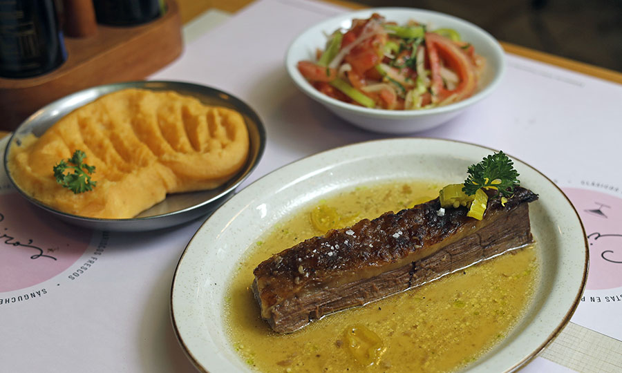 Alucinante Plateada con puré picante y chilena