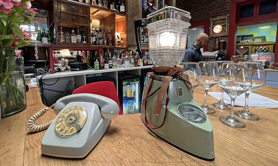 El bar central de Boulevard Lavaud - Peluquera Francesa Boulevard Lavaud