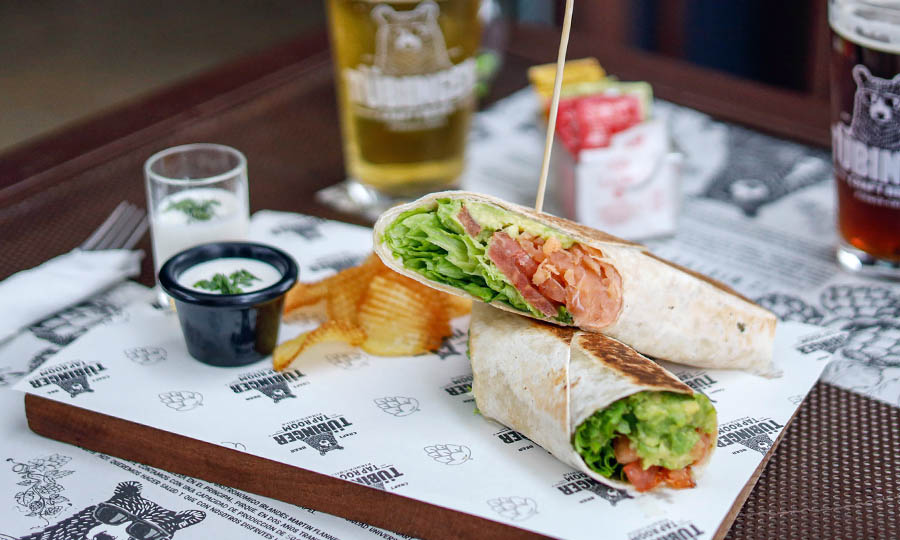 Wraps de salmn  - Taproom Tbinger y Cervecera