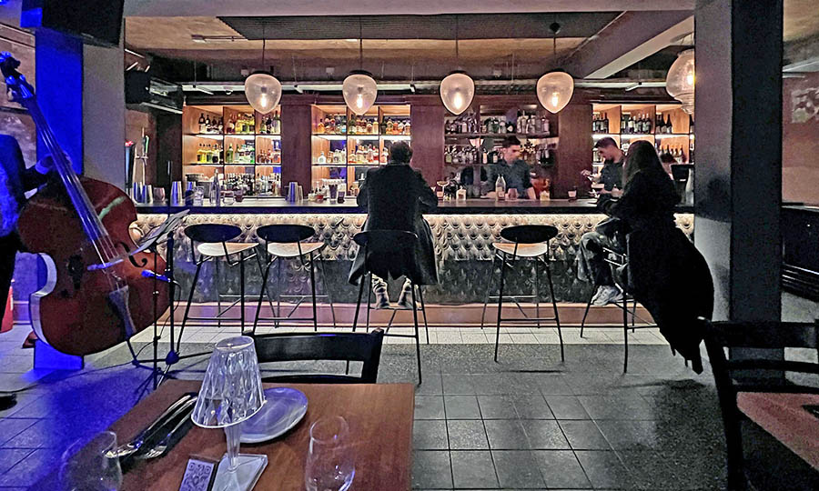 El subsuelo de FOR  El jazz bar - For