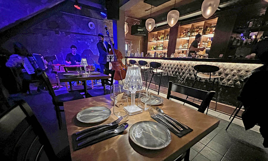 El subsuelo de FOR  El jazz bar - For