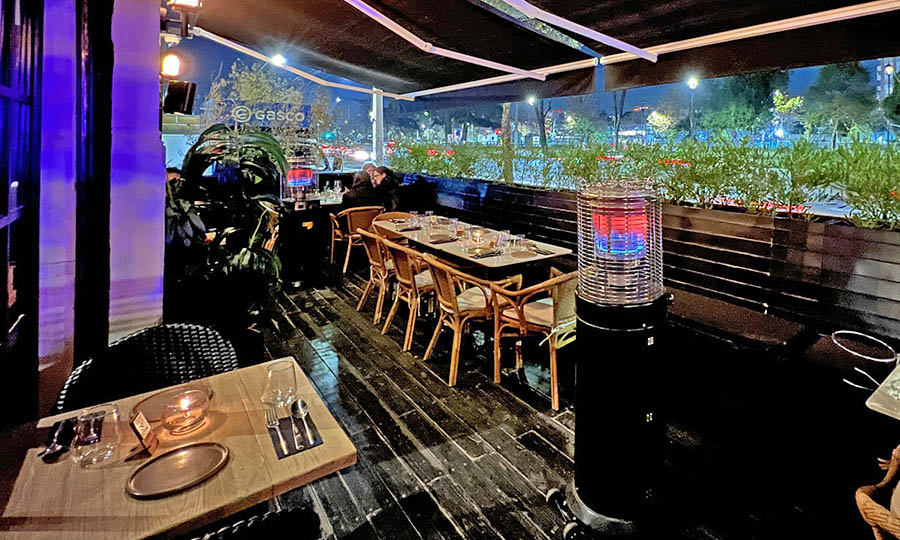 La pequea terraza de FOR que da a Tobalaba - For