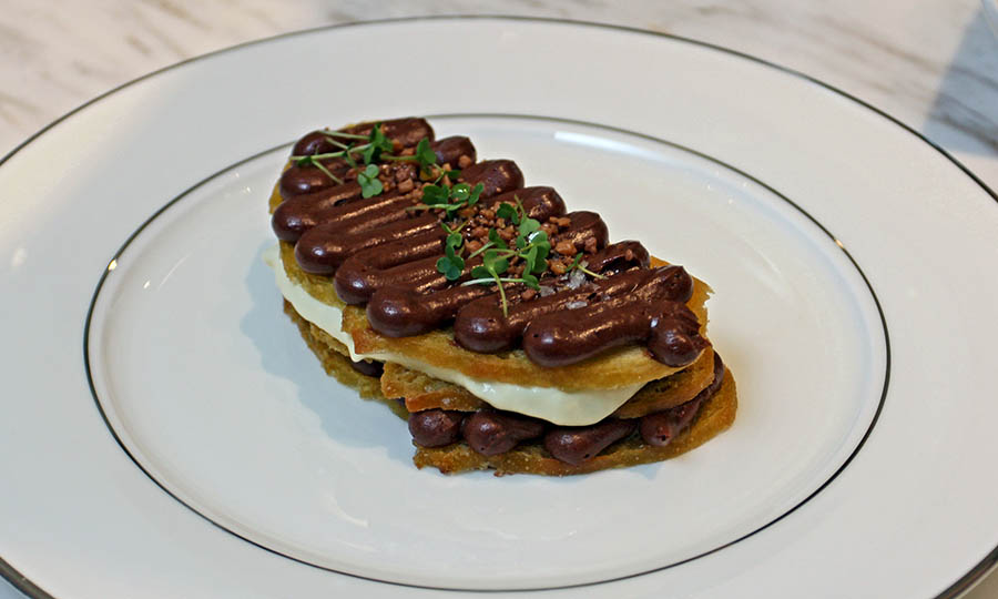 Postre de chocolate en tostadas - Luna Bar AC Hotel